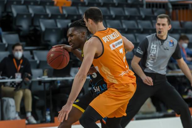 队的严密防 队的严密防